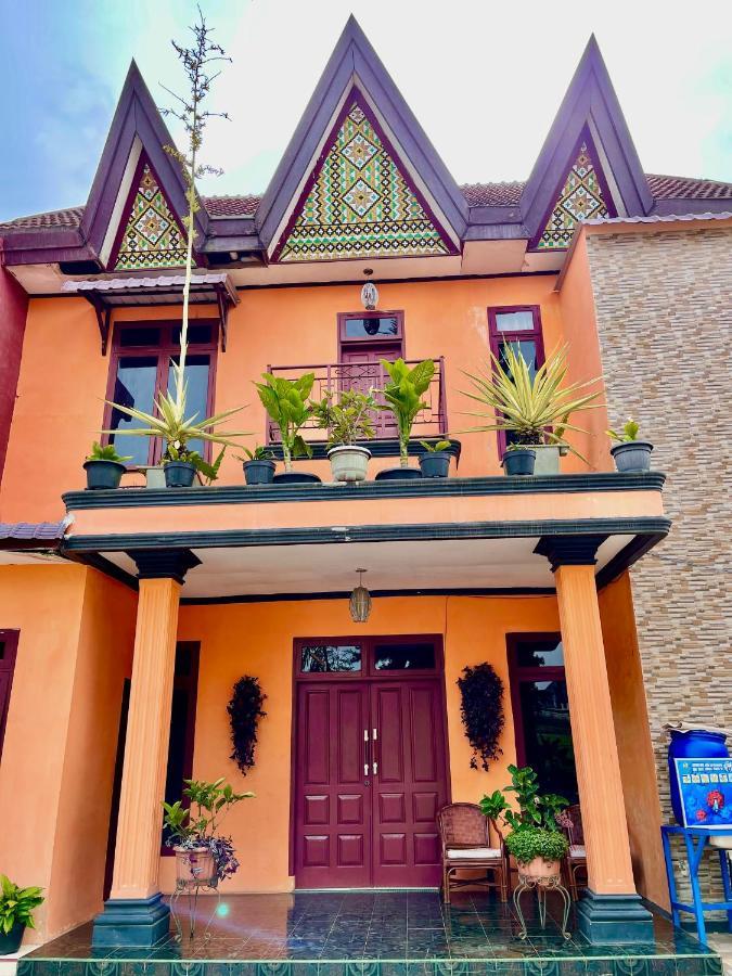 Sapo Karo Rest House Берастаги Экстерьер фото
