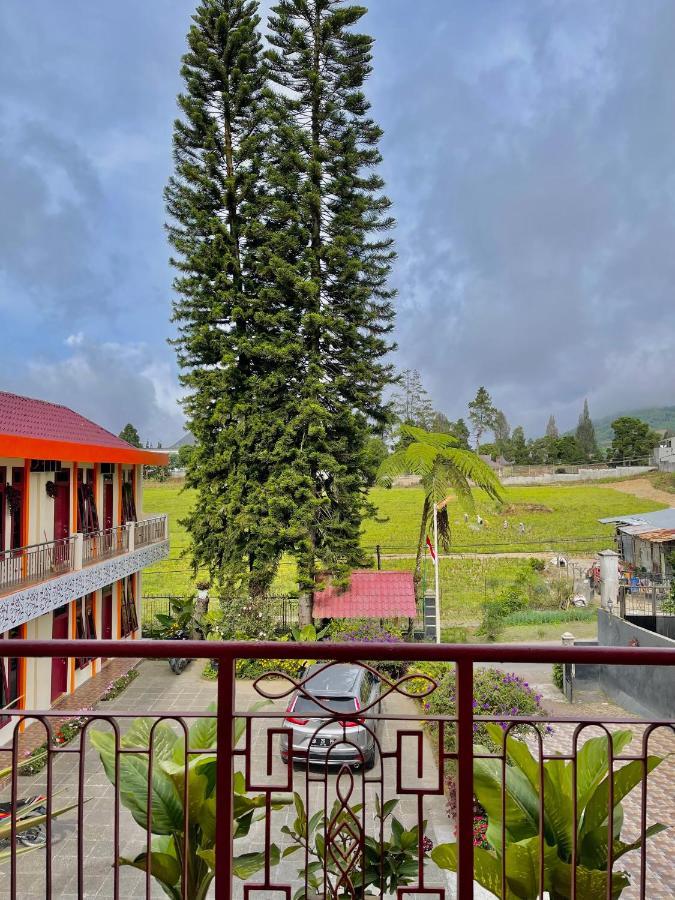 Sapo Karo Rest House Берастаги Экстерьер фото