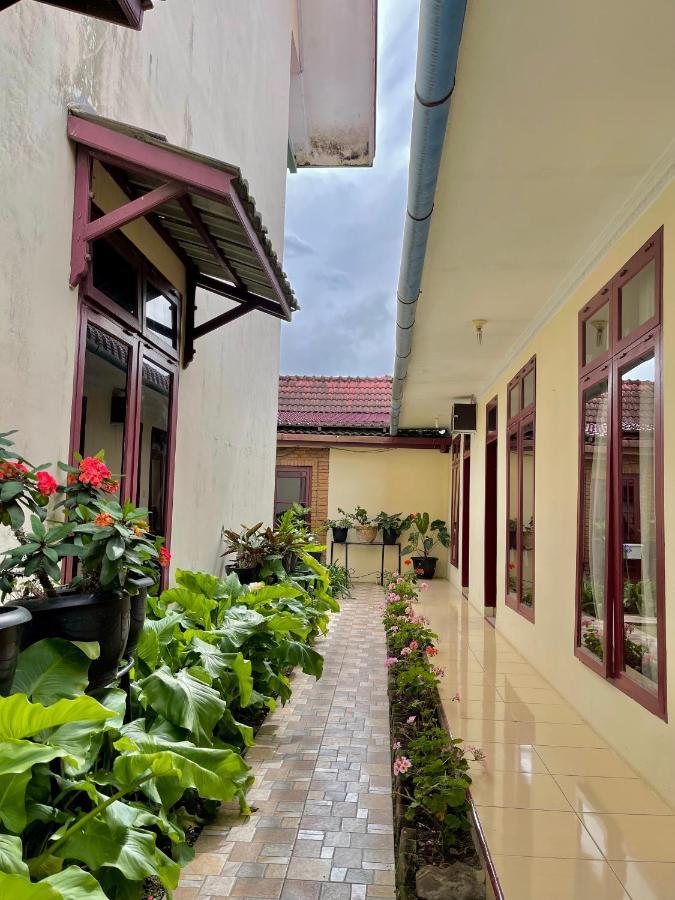 Sapo Karo Rest House Берастаги Экстерьер фото